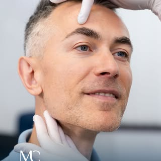 Eine stärkere Haarlinie, klarere Gesichtskonturen ✨

Eine Haartransplantation bedeutet nicht nur, ve