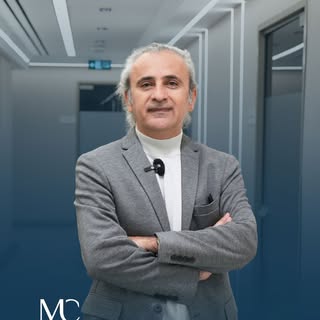 Eine Haartransplantation ist kein standardisierter Eingriff, sondern eine individuell geplante mediz
