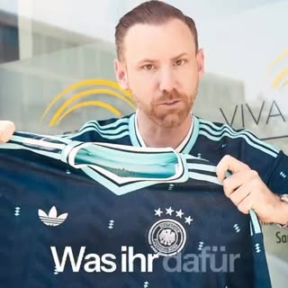 Gewinne jetzt noch dein nagelneues Deutschland Trikot!
Alles was du dafür tun musst:
1. Tipp das ric