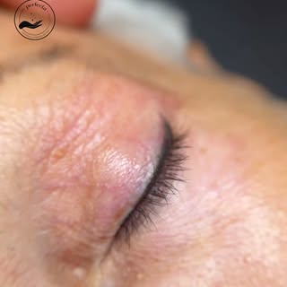 ✨ Micropigmentación de eyeliner ✨

Una mirada más intensa, definida y expresiva desde el primer mome