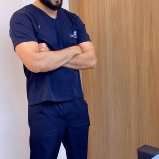 Nem todo transplante capilar começa na sala cirúrgica. Muitas vezes, o resultado é definido muito an