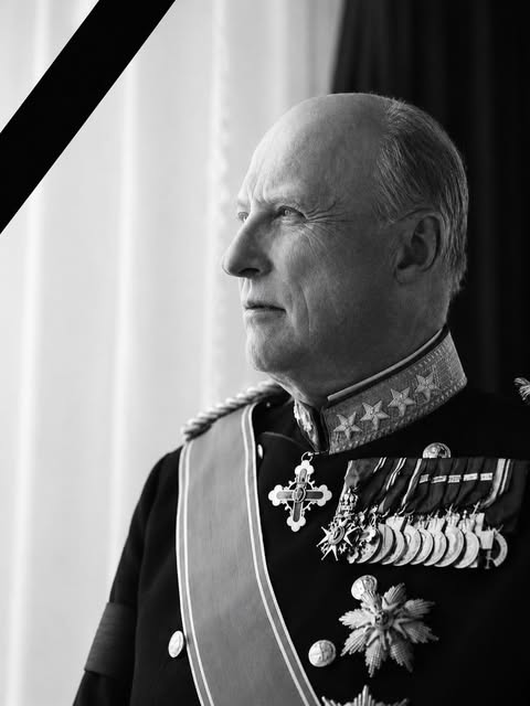 I dag minnes vi Kong Harald med stor respekt og takknemlighet. 🇳🇴❤️ På denne dagen, når vi tar far