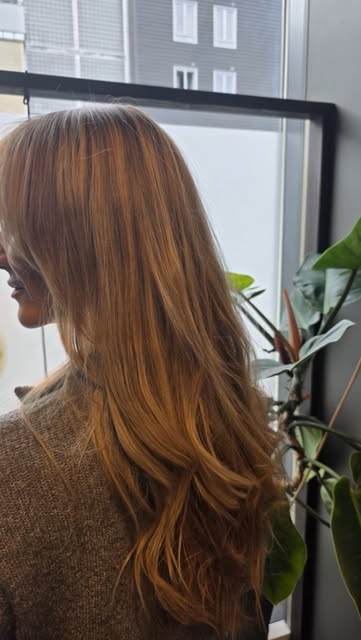 Blonde Highlights and layers 🤩

#blonde #striper #farge #frisør #strømmen