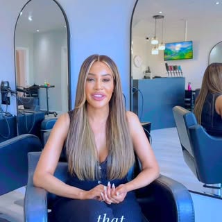 I specialise in custom wigs and toppers designed for women experiencing hair loss 🤍

Whether it’s c