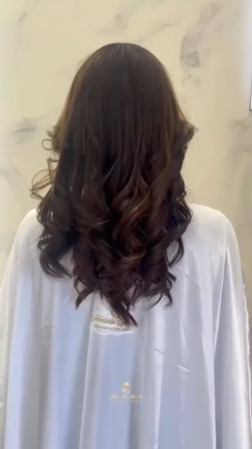 A dúvida é tão comum que decidi deixar em vídeo: “meu cabelo curto não cabe mega hair, né?” (errado)