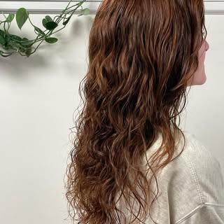 A copper autumn shag…perfect for this season’s warm, softly textured trend!