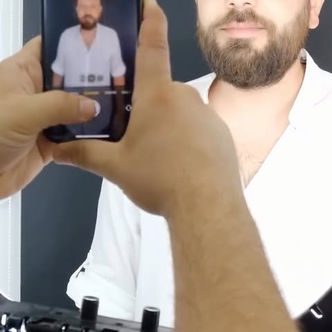 Sadece senin için tasarlandı.
Her saç çizgisi farklıdır,
her ekim kişiye özel planlanır.
Doğal görün