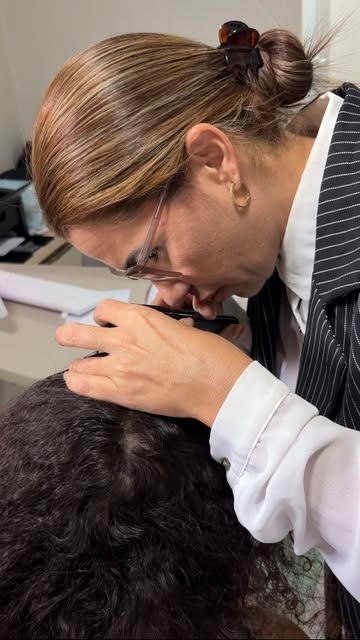 Se você está enfrentando uma queda de cabelo, talvez esteja tentando resolver o problema pelo caminh