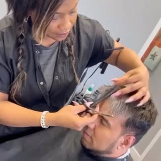 Another day to do what we love. Helping our clients look their best this summer 🥰

#torontohairstyl