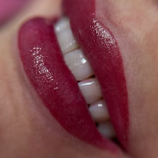 Así de bonitos quedaron estos labios recién hechos, ya sabéis que el resultado es un tono más claro 
