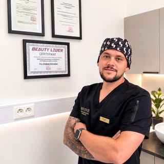 👋 Cześć, tu Damian!

Z wykształcenia jestem podologiem, a na co dzień pomagam moim klientom zadbać 