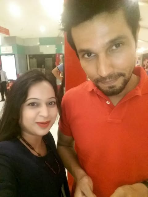 POV: A forgotten moment from the early 📸with
#oldcamera quality
.
@randeephooda with 

First skin c