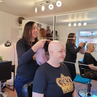 At Fix My Crown, we offer honest advice, gentle guidance, and absolutely no pressure.

Hair loss can