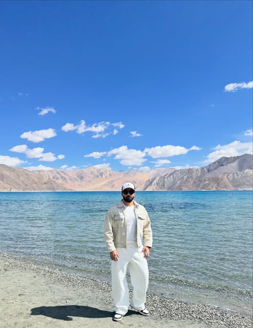 Serenity at 14,000 ft📍Pangong