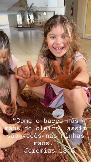 Deus é o Oleiro, e nós somos o barro. O barro precisa ser moldado, amassado e, às vezes, refeito par