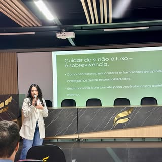 Cuidar de si não é luxo — é sobrevivência.

Quando falamos de autocuidado, não estamos falando de va