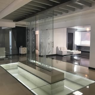 Rinofast Juárez is a renowned plastic surgery clinic in Ciudad Juárez, Mexico, specializing in aesth