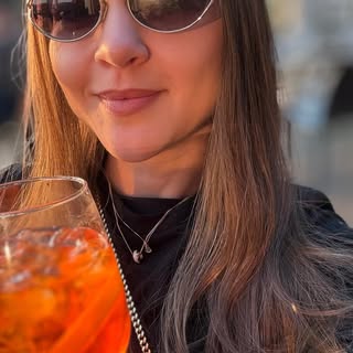 Entre ruas de pedra, bons vinhos e histórias de amor eternas, Verona encanta em cada detalhe ❤️🍷