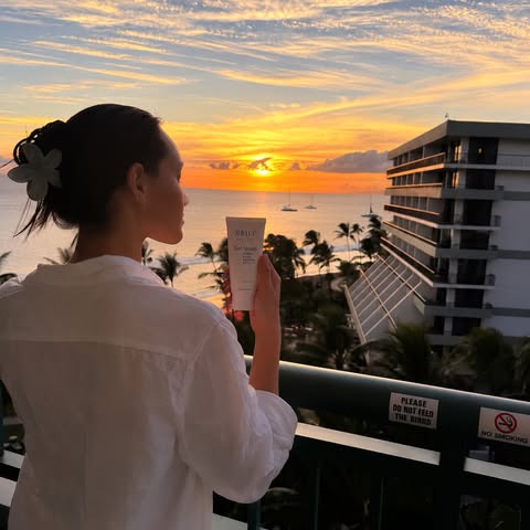 Chasing sunsets, not sun damage 🌅 OBAGI sunscreen to Hawai’i! @obagimedical #drdahiya #skincare