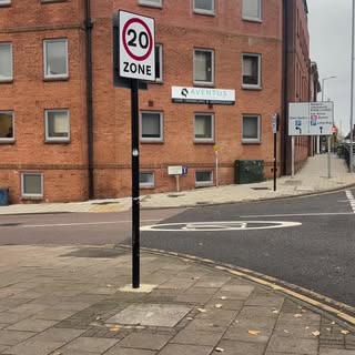 Where to park when you visit us ✨😃

#ShareLikeFollow#clinic#hertfordshire#hitchin