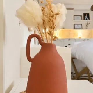 Um ambiente acolhedor também faz parte do tratamento. 🤍

Cuidar da saúde capilar em um espaço onde 