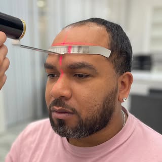 Revealing secrets under a trichoscope.

Hair analysis before the surgery - we determine the quality 