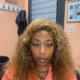 Let’s talk hair loss. 👇🏾

If you could sit down with a hair-loss specialist and ask ONE question, 