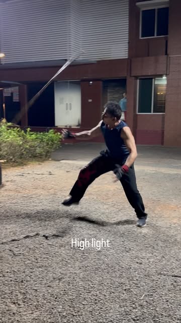 THE STAFF OF DESTRUCTION ⚡🥋”
The Long Staff (Bo Staff) is a traditional martial arts weapon used fo