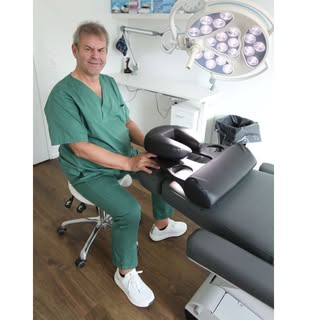 • WIE AUF WOLKEN - UND TROTZDEM STABIL •
Haartransplanteur Alberto Sandon von @sandon_haartransplant