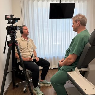 PRP-Behandlungen setzen wir häufig als „Booster“ nach einer Haartransplantation ein ✨

Das aufbereit