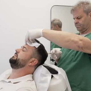 Volles, kräftiges Haar ist kein Zufall – sondern oft das Ergebnis der richtigen Behandlung. ✨
Zusamm