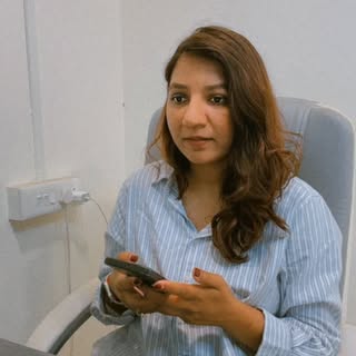 “Doctor’s note: patience is part of the treatment.”
	•	“No shortcuts. Just consistency #pcmc #skin #