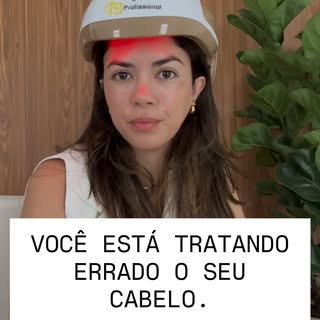 Muita gente foca só no fio…
shampoo, máscara, óleo… e esquece do mais importante: a raiz do cabelo.
