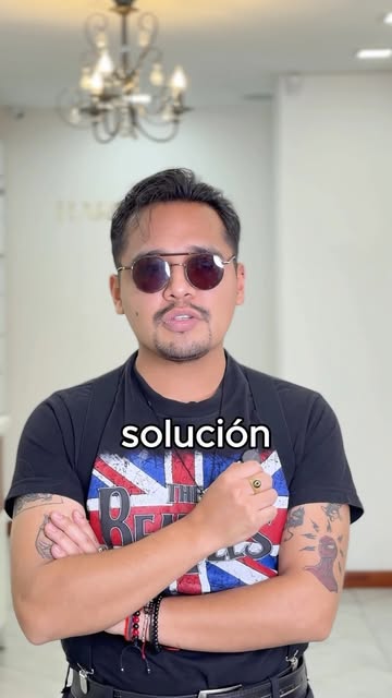 El estrés y la ansiedad pueden reflejarse directamente en la salud de nuestro cuero cabelludo. Les c