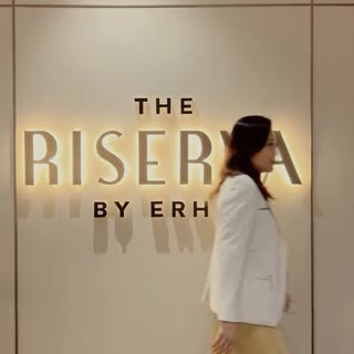 At The Riserva, true beauty is timeless, rooted in precision, care, and expertise.

With her extensi