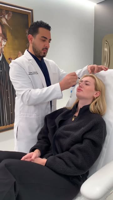 Doing what he loves— @dr.tashakkor bringing his passion for aesthetics to the treatment room, with e