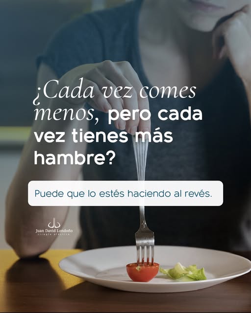 ¿Te pasa que intentas “comer poquito” durante todo el día y en la noche aparece un hambre imposible 