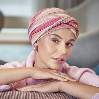 VIVA – JONG, FRIS & HEERLIJK COMFORTABEL
Maak kennis met VIVA collectie van Christine Headwear! 
Een