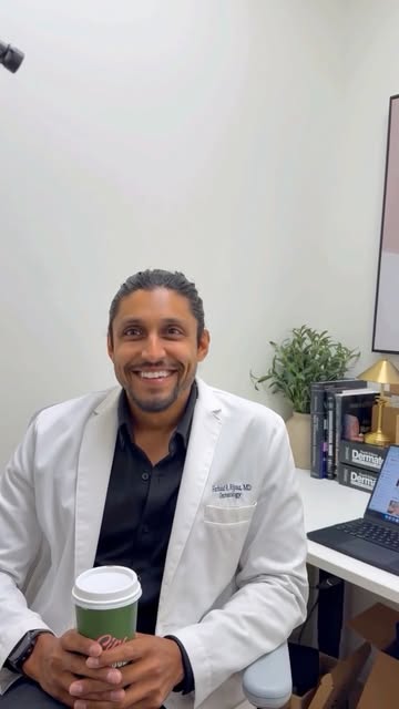 Our favorite interview with ✨Dr Riyaz ✨

We asked our doctor the questions we KNOW are going to get 