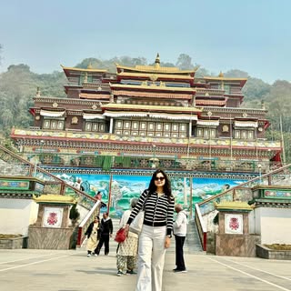 This was the first time we visited a Buddhist monastery!
A sense of calm & peace coupled with admira