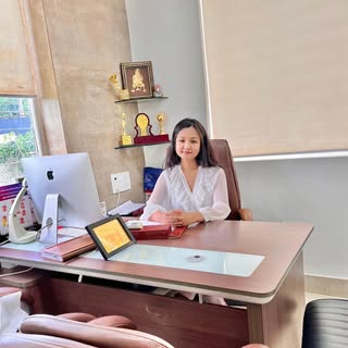 No room for Monday blues! 👩🏻‍⚕️

#dermatologist #passion #lovemywork #skinspecialist
