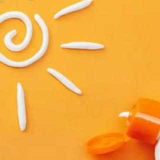 ☀ Sunscreen: Your Skin’s Best Friend This Summer! 🧴
Don’t let the sun steal your glow!
Applying sun