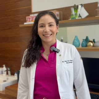 Hola soy la Dra. María Xosé y te espero en Skingroup Querétaro 📍#skincare