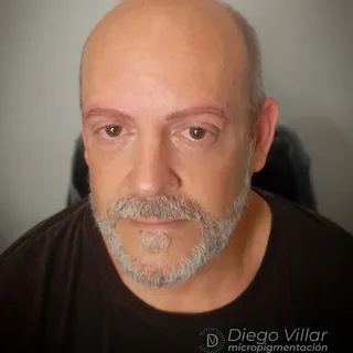 💪🏻🖤Ahora los chicos también nos hacemos las cejas.
Y no, no se trata de llevarlas marcadas o arti