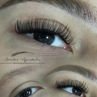 👁✨ ¡Mira la diferencia! ✨👁 
Pestañas pelo a pelo que elevan tu mirada al siguiente nivel 😍
Natura