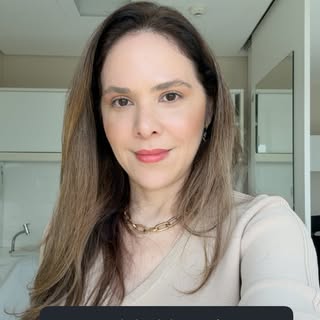 Quanto mais peso você perder, maior chance de você perder cabelo!

Dra. Marcella Araújo 
Dermatologi