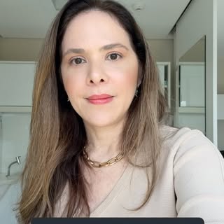 Baixa de vitamina e de proteína também podem causar queda de cabelo após o uso de mounjaro.

Dra Mar