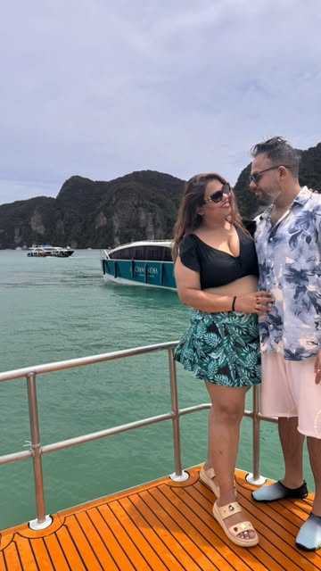 Somewhere between the endless blue and the golden sun… 🌊☀️
We found a little piece of paradise. 🏝️