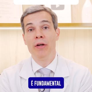 Calvície aos 14 anos. Qual é a causa?

A calvície precoce geralmente está relacionada à genética, es