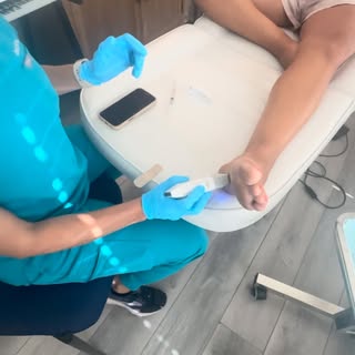 Using ultrasound guidance, our team at Winter Park Regenerative Medicine precisely delivers stem cel